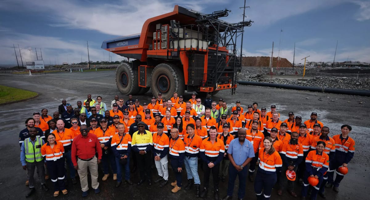 Full battery dump truck